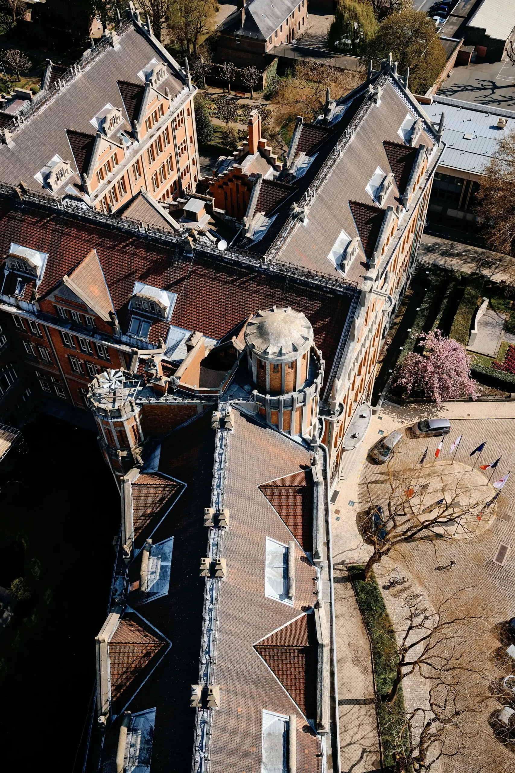 prise de vue verticale en grand angle d'un grand nombre de bâtiments